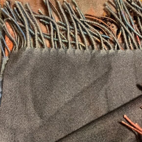 Soft Cashmere feel scarf. Please see all photos & description - Picture 7 of 7